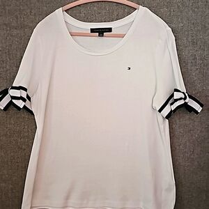 Tommy Hilfiger Ladies White Tee with Accent Sleeve Bows  Size XL